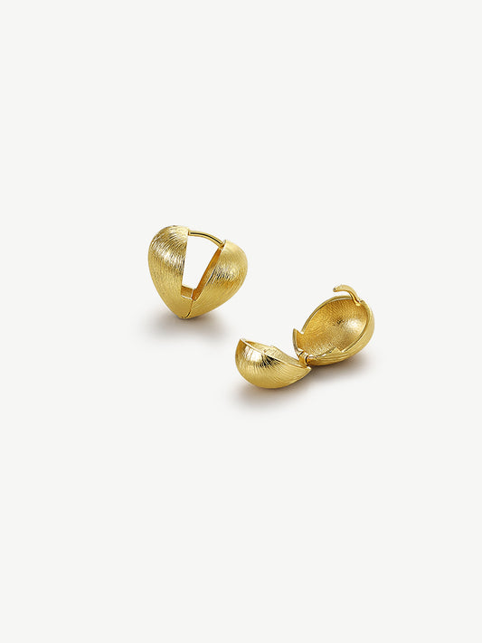 Double-sided brushed heart earrings